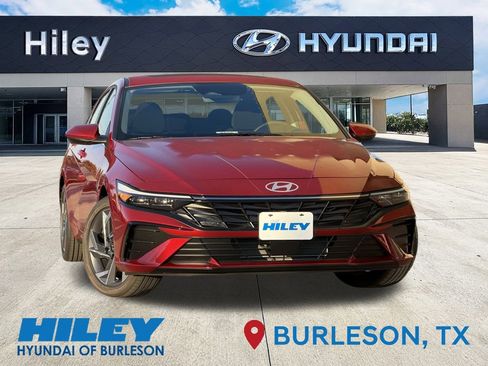 New 2025 Hyundai Elantra SEL image 2