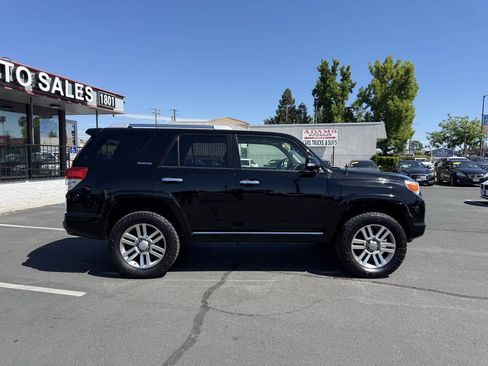 Used 2010 Toyota 4Runner Limited AWD/4WD image 2