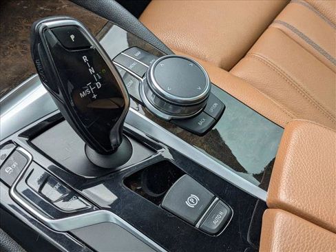 Used 2018 BMW 530i image 12