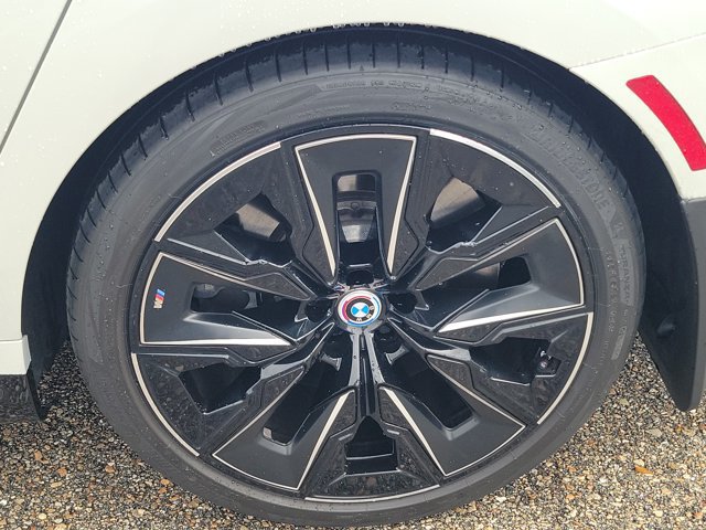 Used 2024 BMW 760i xDrive AWD/4WD image 12