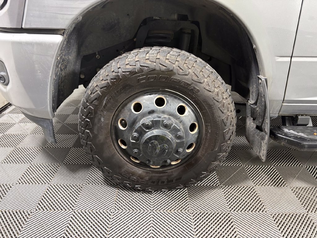 Used 2023 RAM 3500 Big Horn w/ Night Edition AWD/4WD image 10