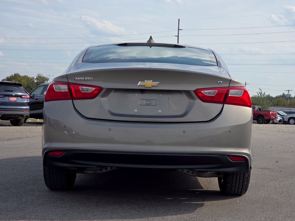 Used 2018 Chevrolet Malibu LT w/ Driver Confidence Package FWD image 23