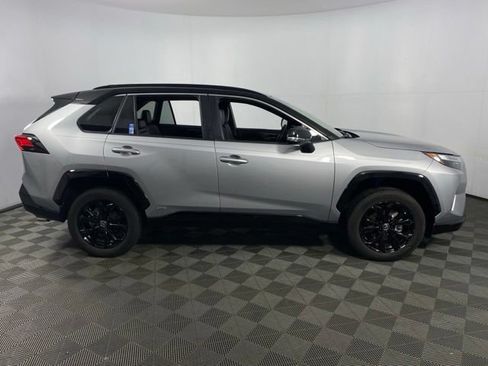 Used 2025 Toyota RAV4 XSE AWD/4WD image 10