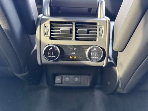 New 2026 Land Rover Discovery Limited Edition AWD/4WD image 21