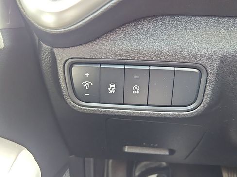 Used 2023 Kia Soul LX FWD image 16