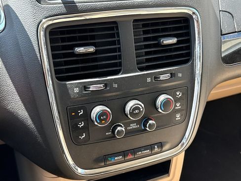 Used 2015 Dodge Grand Caravan SE w/ Quick Order Package 29E SE FWD image 23