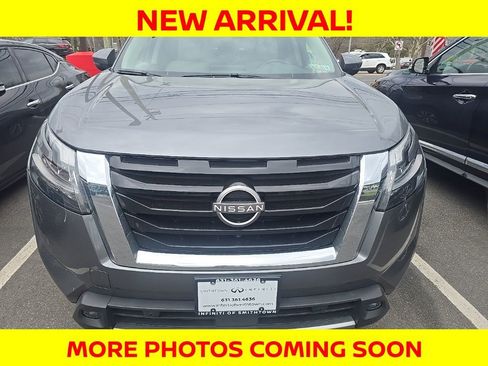 Certified 2023 Nissan Pathfinder SL image 2