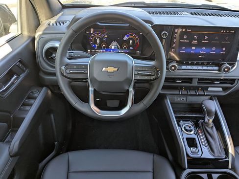 New 2025 Chevrolet Colorado LT w/ LT Convenience Package image 16
