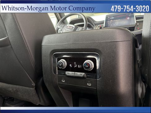 Used 2023 GMC Yukon XL SLT AWD/4WD image 44