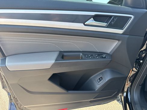 Used 2023 Volkswagen Atlas Cross Sport SEL AWD/4WD image 14