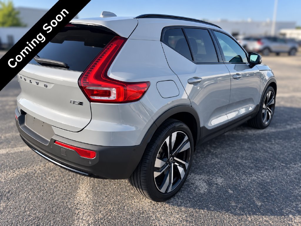 Certified 2024 Volvo XC40 B5 Plus w/ Climate Package AWD/4WD image 4