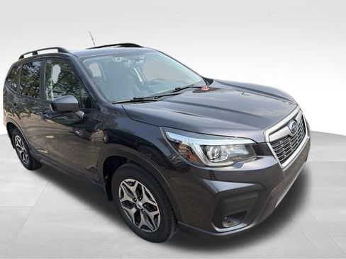 Used 2019 Subaru Forester Premium AWD/4WD image 5