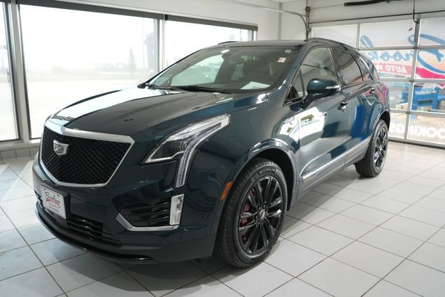 Used 2025 Cadillac XT5 Sportv w/ LPO, Bronce Accent Package AWD/4WD image 5