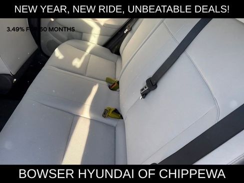 New 2026 Hyundai Kona SE image 5