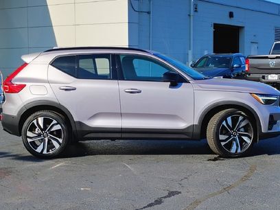 New 2026 Volvo XC40 B5 Ultra w/ Climate Package