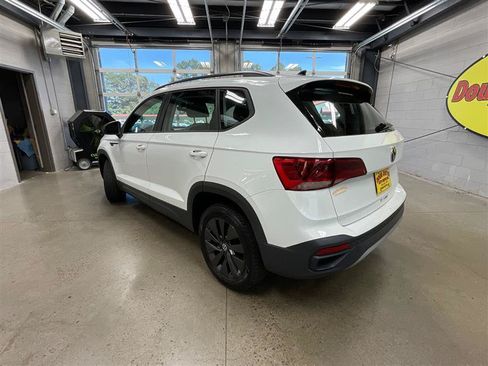 Used 2024 Volkswagen Taos S FWD image 3
