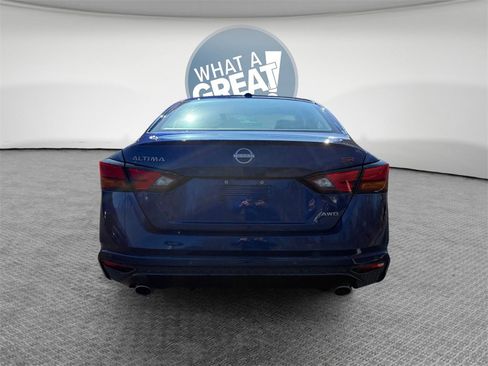 Used 2024 Nissan Altima 2.5 SR w/ SR Premium Package image 5