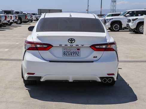 Used 2022 Toyota Camry SE FWD image 7