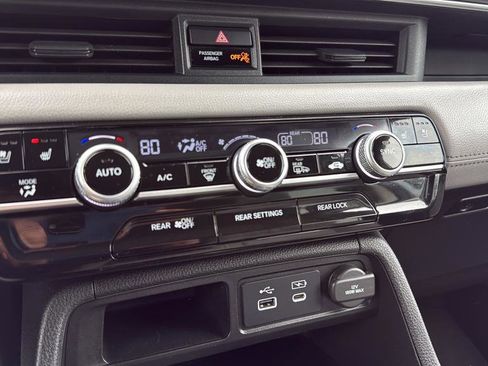 Used 2023 Honda Pilot Elite image 25