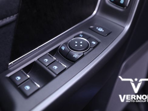 New 2026 Ford F250 Lariat w/ Black Appearance Package image 18