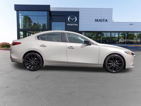 Used 2024 MAZDA MAZDA3 s FWD image 2