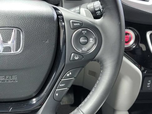 Used 2017 Honda Pilot Touring image 27