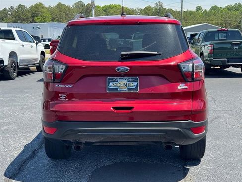 Used 2017 Ford Escape SE w/ SE Sport Appearance Package AWD/4WD image 4