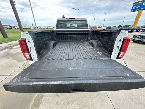 Used 2025 GMC Sierra 2500 SLE w/ SLE Value Package; AWD/4WD image 25