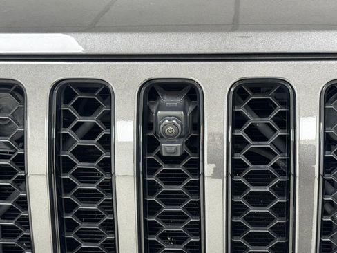 Used 2021 Jeep Wrangler Unlimited Sahara image 36