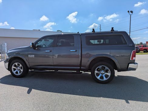 Used 2018 RAM 1500 Laramie w/ Convenience Group AWD/4WD image 7