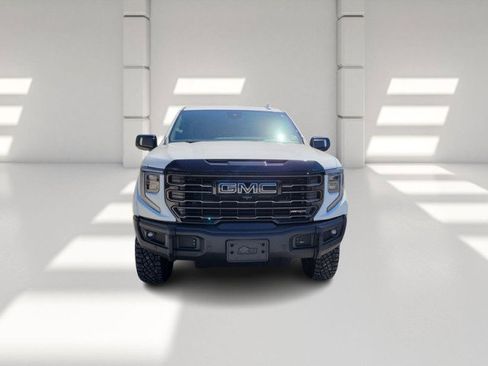 Used 2024 GMC Sierra 1500 AT4X image 2