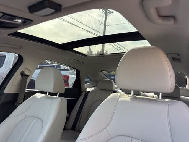 Used 2023 Hyundai Sonata Limited w/ Cargo Package FWD image 14