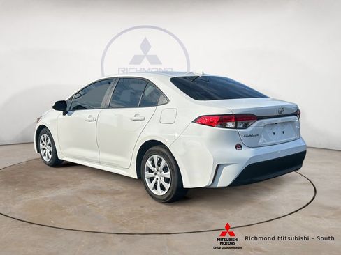 Used 2024 Toyota Corolla LE FWD image 5