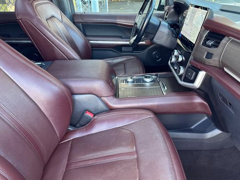 Used 2022 Ford Expedition Max Limited image 18