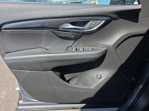 Used 2021 Buick Envision Essence FWD image 17