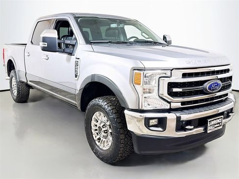 Used 2020 Ford F250 Lariat w/ Chrome Package image 3