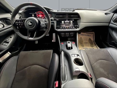 Certified 2025 Nissan Z NISMO w/ Floor Mat Package RWD image 9