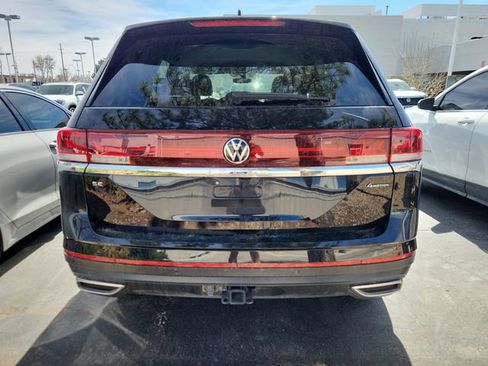 Used 2024 Volkswagen Atlas SE image 4