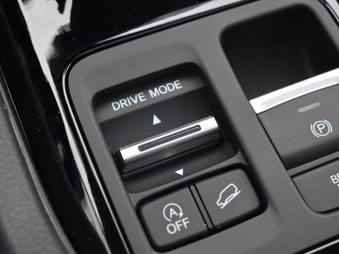 New 2025 Honda Pilot Touring image 22