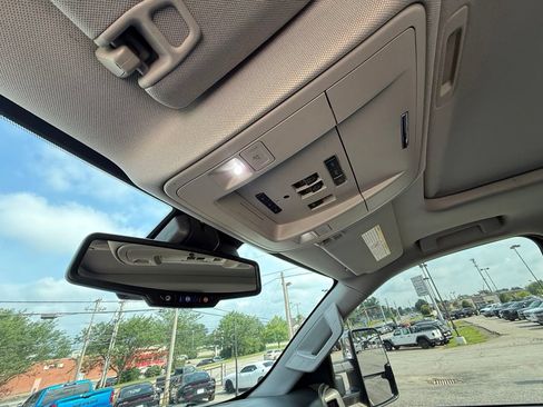 Used 2018 GMC Sierra 2500 Denali w/ Duramax Plus Package AWD/4WD image 25