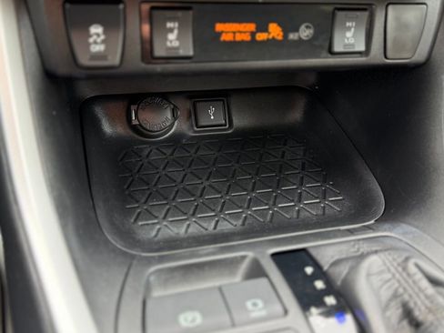 Used 2020 Toyota RAV4 XLE image 16