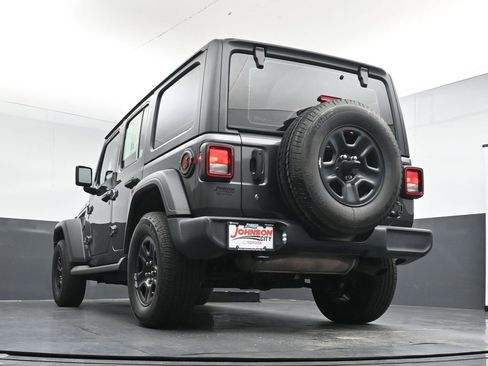 Used 2021 Jeep Wrangler Unlimited Sport AWD/4WD image 32