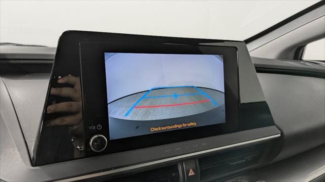 Used 2024 Toyota Prius LE FWD image 30