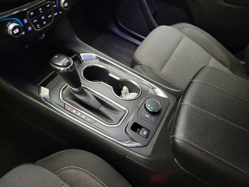 Used 2019 Chevrolet Traverse LT FWD image 26