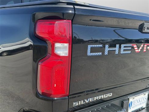 Used 2020 Chevrolet Silverado 2500 LTZ w/ LTZ Premium Package image 8