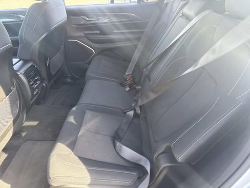 Used 2021 Jeep Grand Cherokee L Laredo w/ Luxury Tech Group I AWD/4WD image 17
