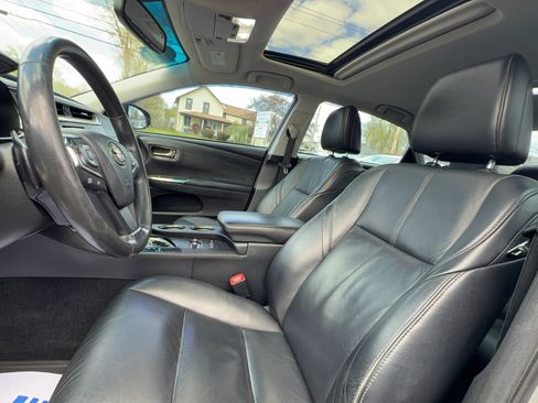 Used 2013 Toyota Avalon XLE Touring FWD image 16