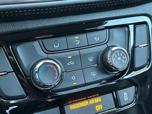 Used 2022 Buick Encore Preferred w/ Safety Package AWD/4WD image 28