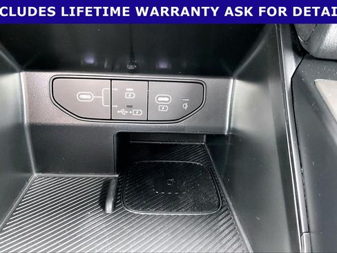 Used 2025 Kia Sorento S FWD image 27