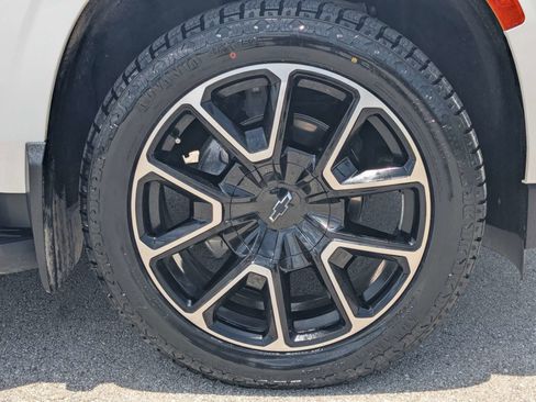 Used 2023 Chevrolet Tahoe RST w/ Luxury Package RWD image 10